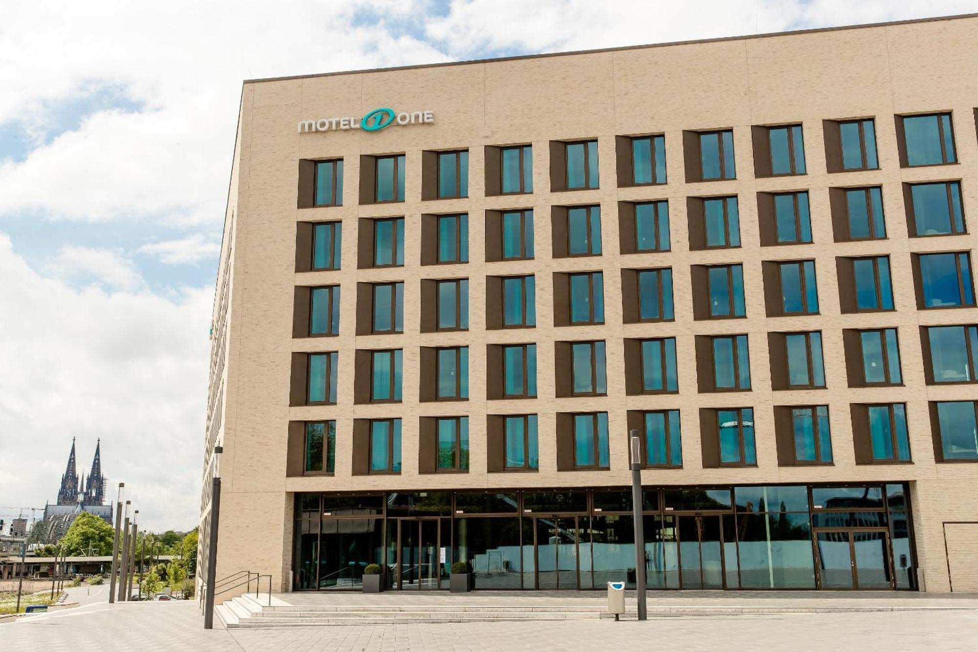 Motel One Koeln-Messe Экстерьер фото