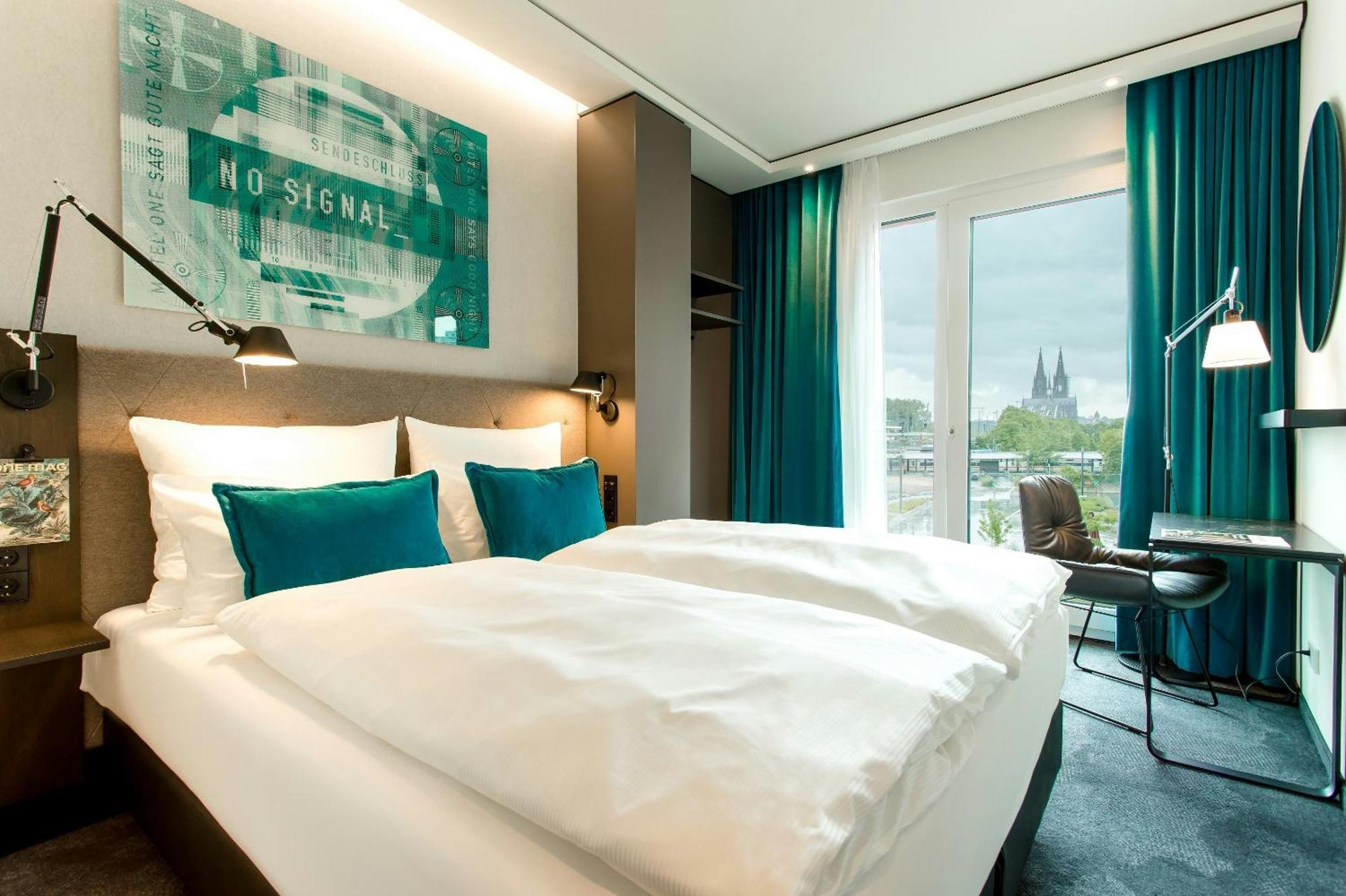 Motel One Koeln-Messe Экстерьер фото